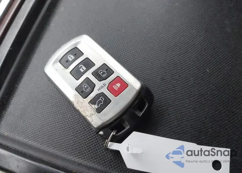 2013 Toyota Sienna Xle V6 8 Passenger из США, поврежденный, VIN 5TDYK3DC8DS305381